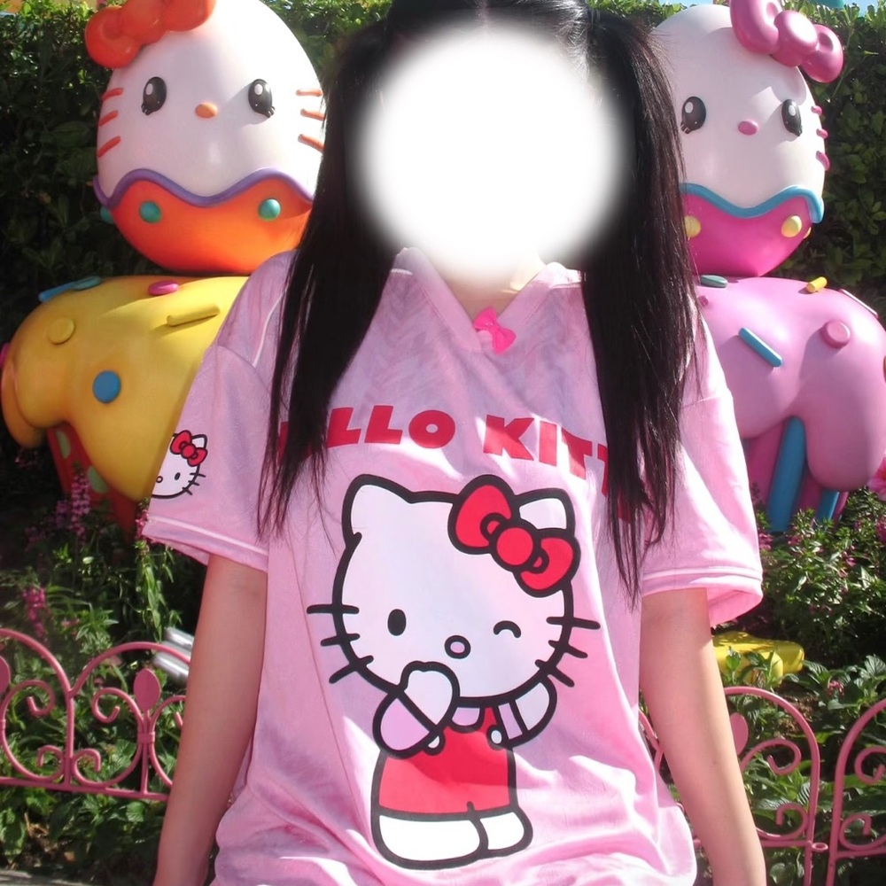 BERSHKA Pink Hello Kitty Jersey